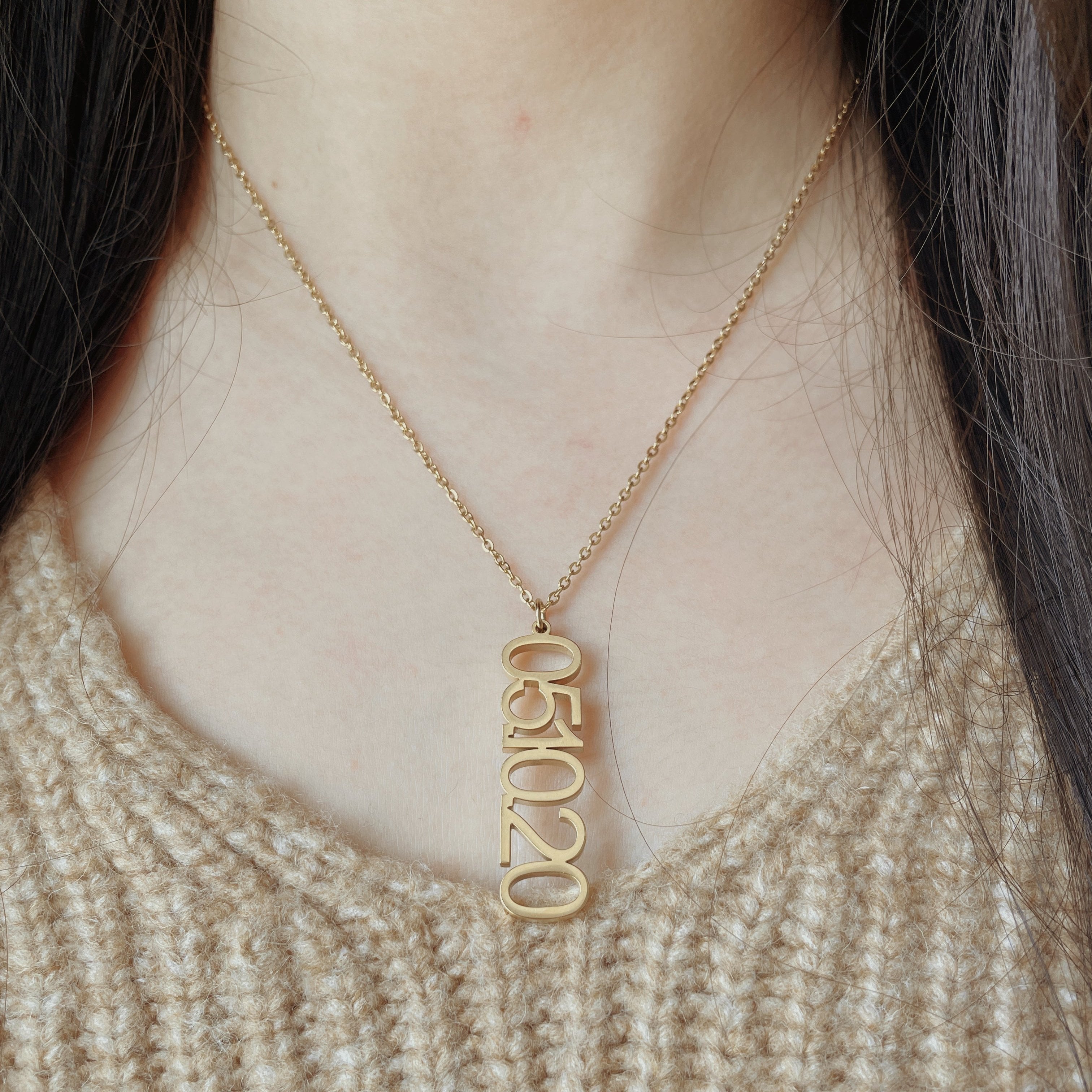 Vertical Date Necklace FulyLove Vertical Date Necklace FulyLove